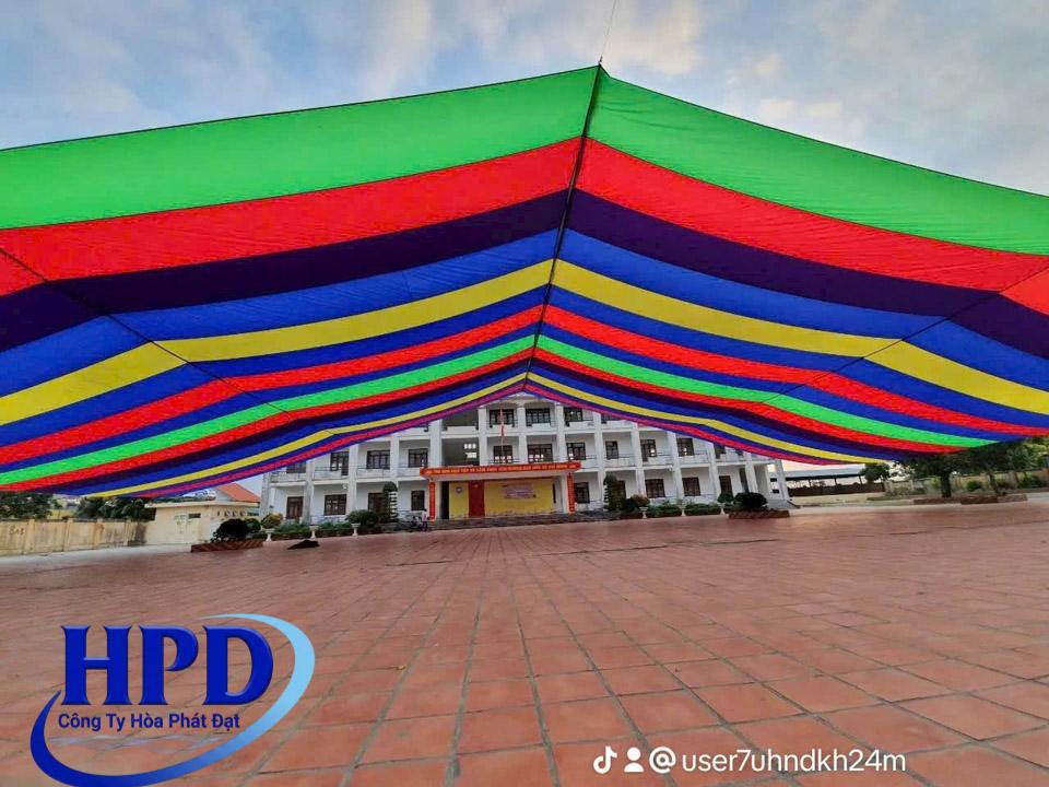 Dù che sân trường Hòa Phát Đạt